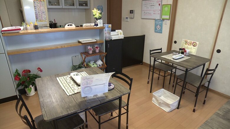 「朝ごはんとランチのお店 J&B」の店内