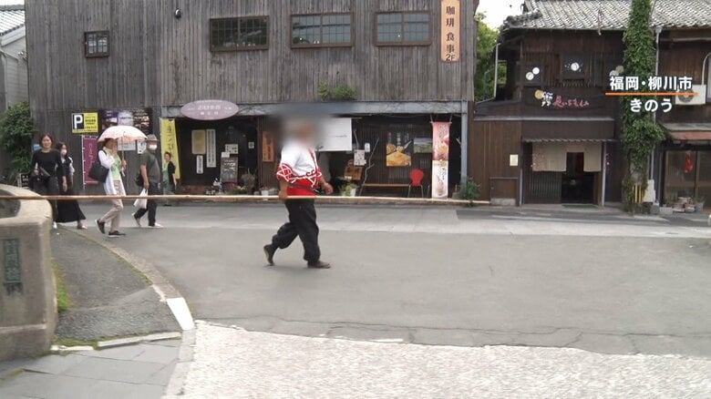 橋の上を徒歩で通過