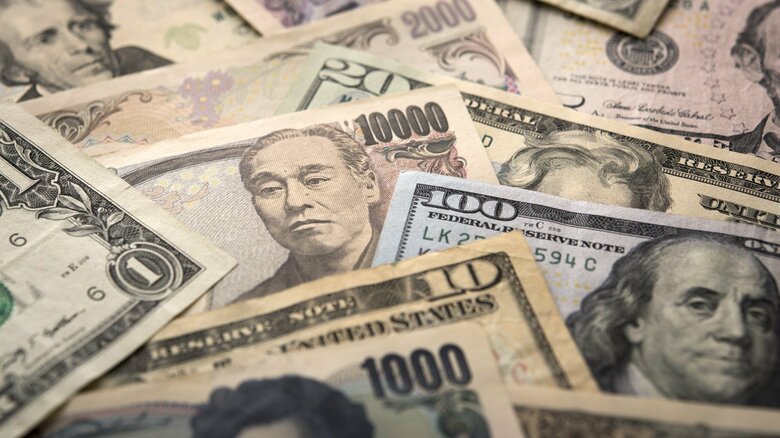 円安加速の要因は…