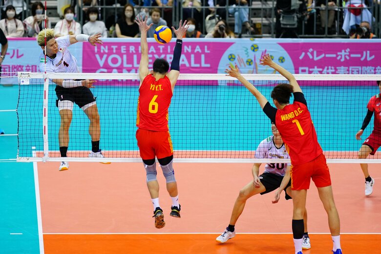 ”制御不能！怪物サウスポー”西田有志（オポジット）