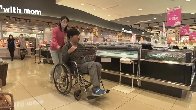 修学旅行に向け大勢の人と様々な音に慣れるための練習を始める