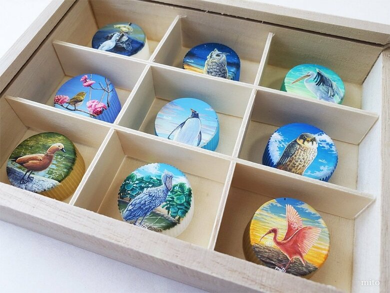 仕切り付きの木箱に入れて保管