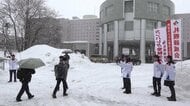 【公立高入試】雪舞う中で約2万2000人受験～倍率は全日制0.91倍－合格発表は17日…JR札幌駅電光掲示板で“受験生にエール”ダルマと絵馬で合格祈願〈北海道〉
