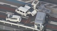 走行中のトラックが前方のトラックに衝突、乗用車4台を巻き込む多重事故　男女6人負傷　福岡・宗像市
