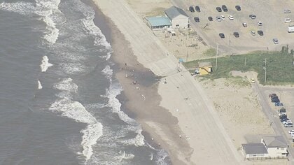 「ゴムボートが流されている」男児含む3人が沖合に流され2人意識不明の重体　ライフジャケット未着用か　新潟市の角田浜海水浴場
