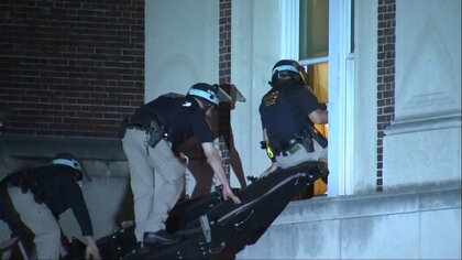 NY・コロンビア大学に警官隊数百人突入　イスラエルのガザ攻撃に抗議し、キャンパス内に立てこもった学生らを排除
