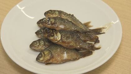 秋の訪れ告げる郷土食「小ブナの甘露煮」　食文化を後世に残そうと講習会　長野・佐久市