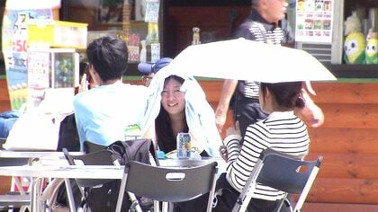 【真夏並みの暑さ】北海道で気温が上昇し富良野で最高気温31.1度を観測―札幌でも28.7度を記録し噴水で涼む人の姿も―夏の味覚「でんすけすいか」の収穫も始まる〈北海道〉