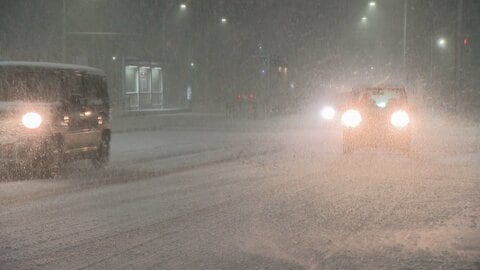 富山県内は12日明け方にかけて「警報級の大雪」に警戒　平地で最大40cm、山間部60cmの降雪予想