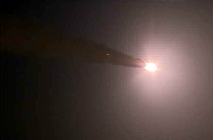 12月31日、1月1日の間に発射された"600mm超大型放射砲"の画像(労働新聞・1月1日付け)