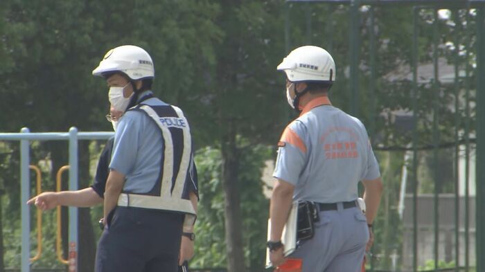 7日行われた実況見分 近くには遊具があるのも確認できる
