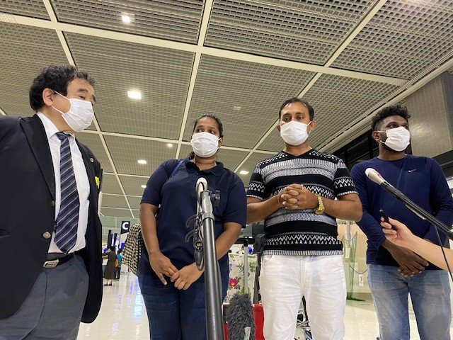 ワヨミさん(左から2人目)「入管の職員は理解できなかった」