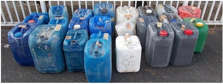 ポリタンクが今年も海岸につぎつぎ漂着　ハングルや英語の表記　過去には注射器や信号弾も確認「絶対さわらないで」福岡・北九州市｜FNNプライムオンライン