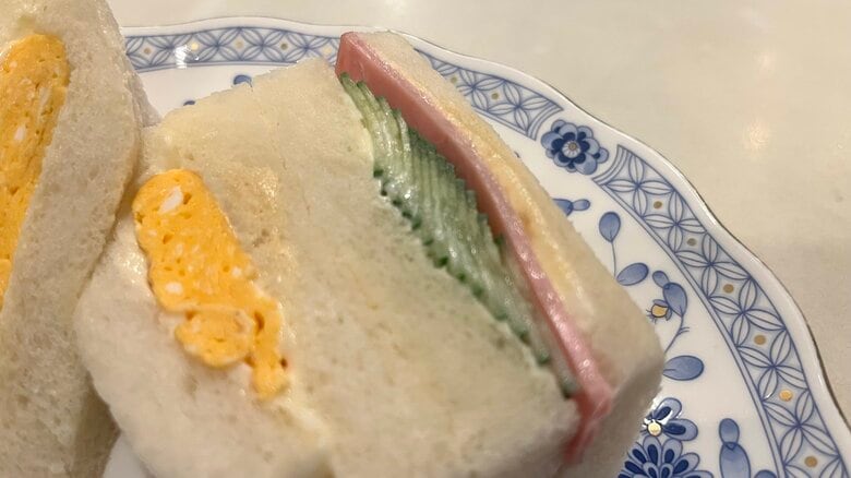 薄切りのきゅうりが緻密に並んでいて食感をしっかり楽しめる