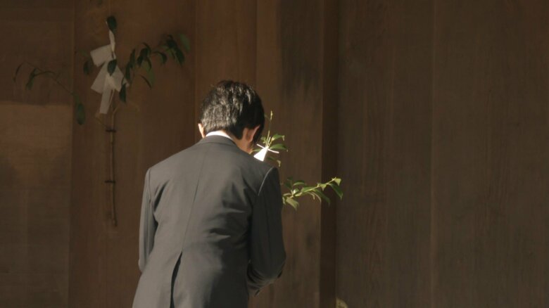 「内宮」に先立ち「外宮」を参拝される悠仁さま（1日午後）