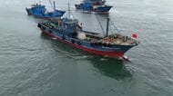 中国が尖閣諸島周辺海域を含む東シナ海の漁を解禁 福建省からは約1万隻もの青の大船団が出港 大船団をドローンで激撮
