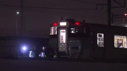 なぜ線路上に？男性が「快速エアポート」にはねられ重体…JRは約1時間15分運転見合わせ→約3000人に影響〈北海道札幌市〉