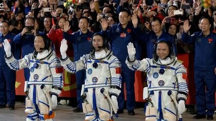 宇宙ごみと衝突か…中国の有人宇宙船「神舟20号」5日予定していた地球への帰還延期　新たな日程は公表されず
