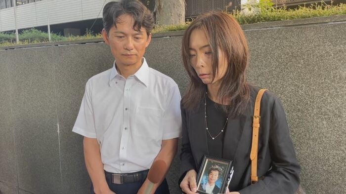 二審判決後、取材に応じる和田さんの両親