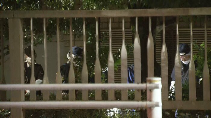 警察による現場検証が行われていた