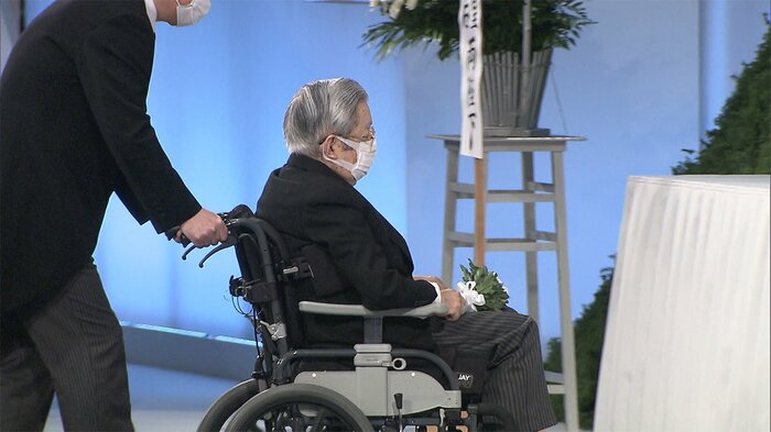 葬儀に参列された常陸宮さま