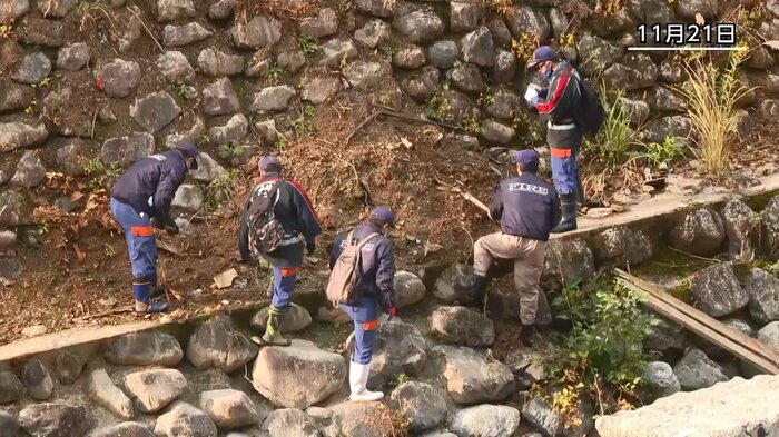 消防団など約200人による一斉捜索