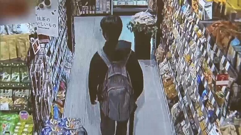 【独自】事件直前の容疑者か…リュック背負い黒い傘所持　現場から約7キロ離れたスーパーの防カメ映像に｜FNNプライムオンライン