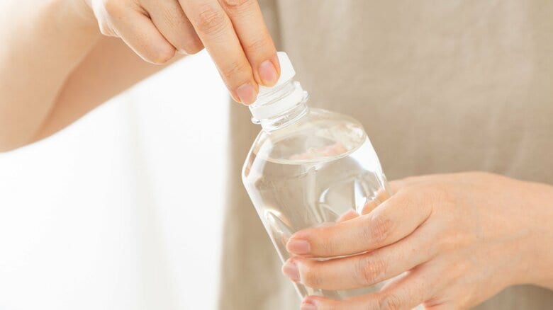 熱中症リスクを下げる「水分」の摂り方は？必要な量とタイミングの目安を医師が解説。子供に飲んでもらうコツも｜FNNプライムオンライン