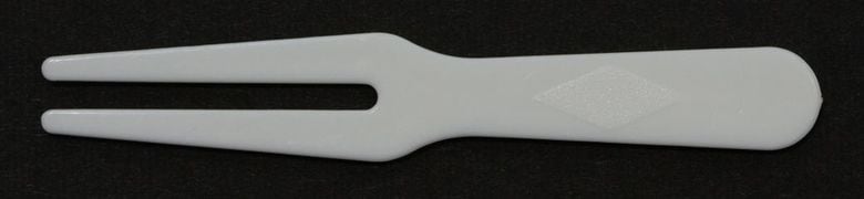 「もちもちショコラ」シリーズのプラスチック製フォーク(提供:ブルボン)