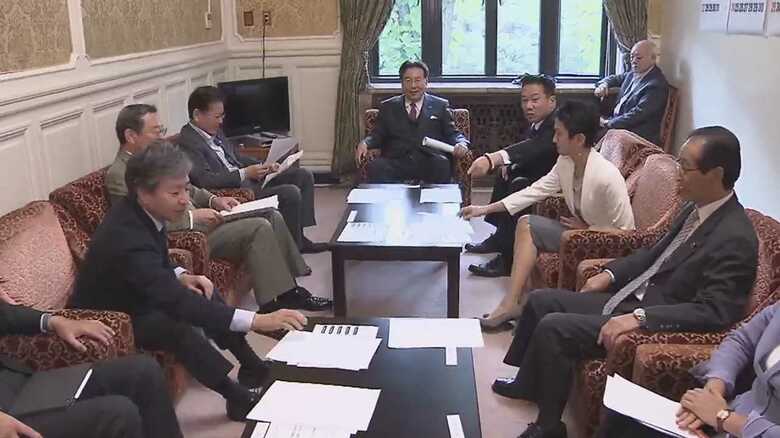 厳しく追及する構えの野党