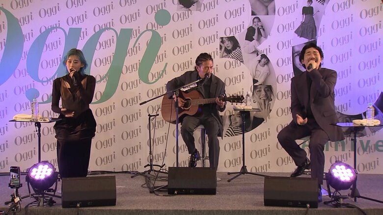 3人組バンド「Awesome City Club(オーサムシティクラブ)」がクリスマスソングを披露