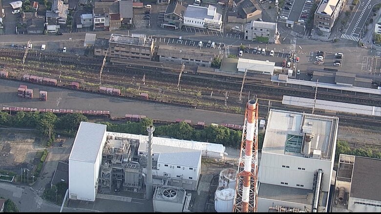 JR八代駅付近で貨物列車が脱線横転