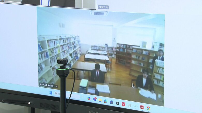 教員は対面の違いを感じつつ、試行錯誤で遠隔授業を行っている