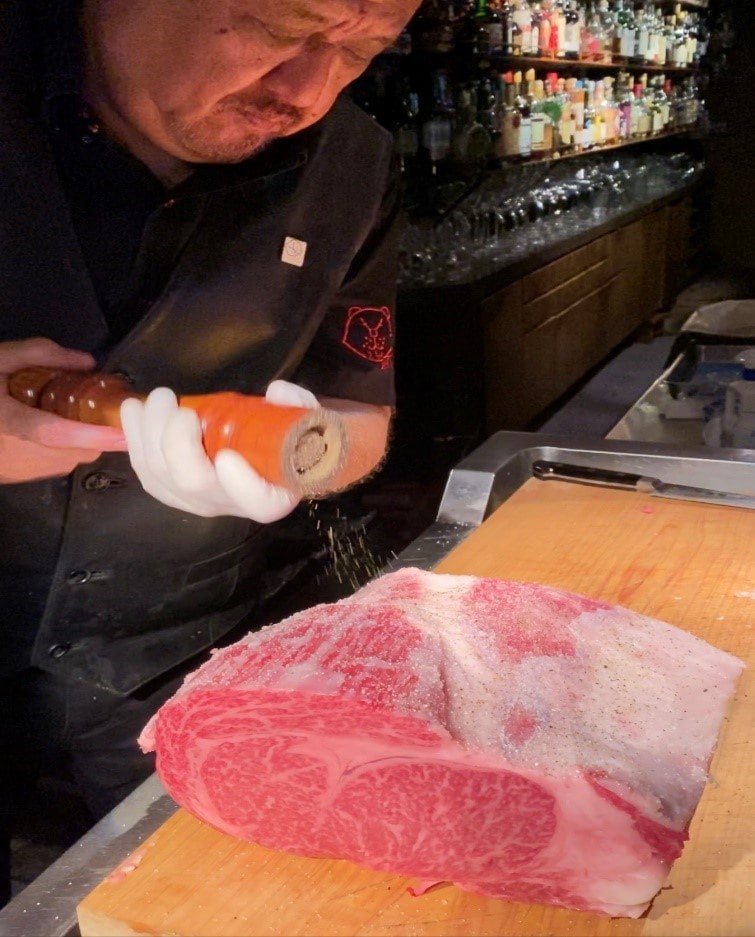 冷燻で調味料のうま味を引き出した調理法も