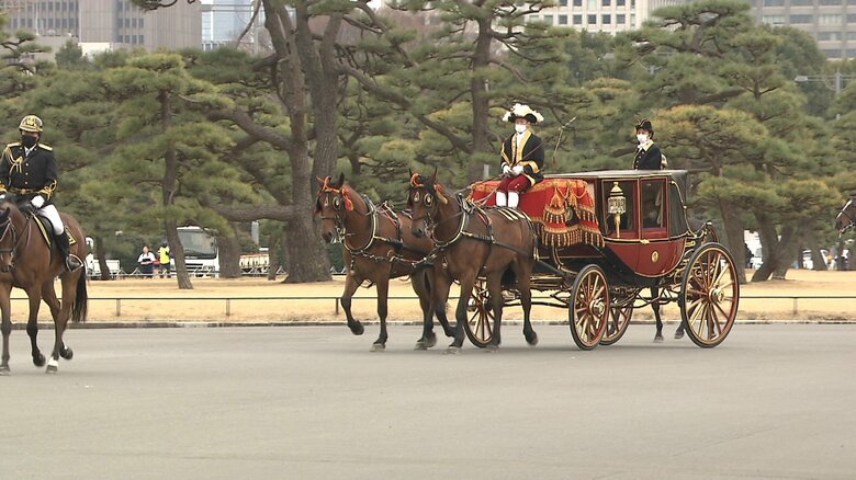 ＪＲ東京駅前では、「信任状捧呈式」のリハーサルが行われた（3日午前）