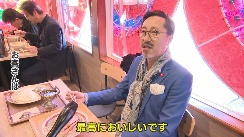 初日は多くの客が詰めかけた