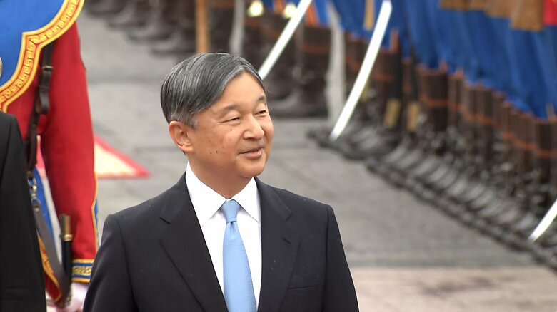 歓迎式典に出席された両陛下（7月8日）