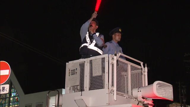 「群衆雪崩」人が密集した場所で一人が倒れると集団のバランスが崩れ雪崩のように転倒者が広がる現象