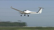 ドローンや航空機の研究開発たちが製品開発や人材育成で連携 アドバイザーに室屋義秀さん<福島県>