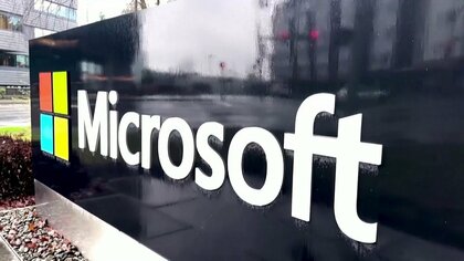 四半期決算でマイクロソフト増益 グーグル減益