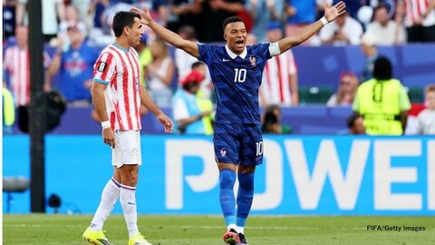 フランスが8強進出　パラグアイのラフプレーに苦しむ　エムバペは今大会最多7得点　モロッコはカナダに快勝