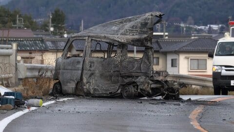 4台絡む事故で軽自動車が炎上し車内から1人の遺体、2人軽傷　事故当時は路面が凍結状態か　長野・松川村