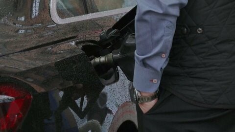 NY原油先物、一時1バレル＝102ドル台まで上昇　トランプ政権がカーグ島攻撃を示唆し警戒感拡大