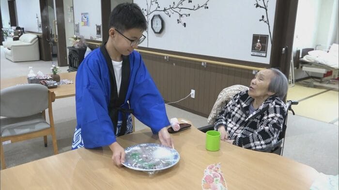 ご老人にお刺身をふるまった