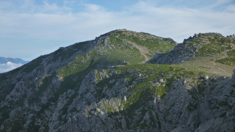 登山中にスリップして転倒　東京都の52歳男性をヘリコプターで救助　右足骨折で重傷　中央アルプス木曽駒ケ岳で遭難｜FNNプライムオンライン