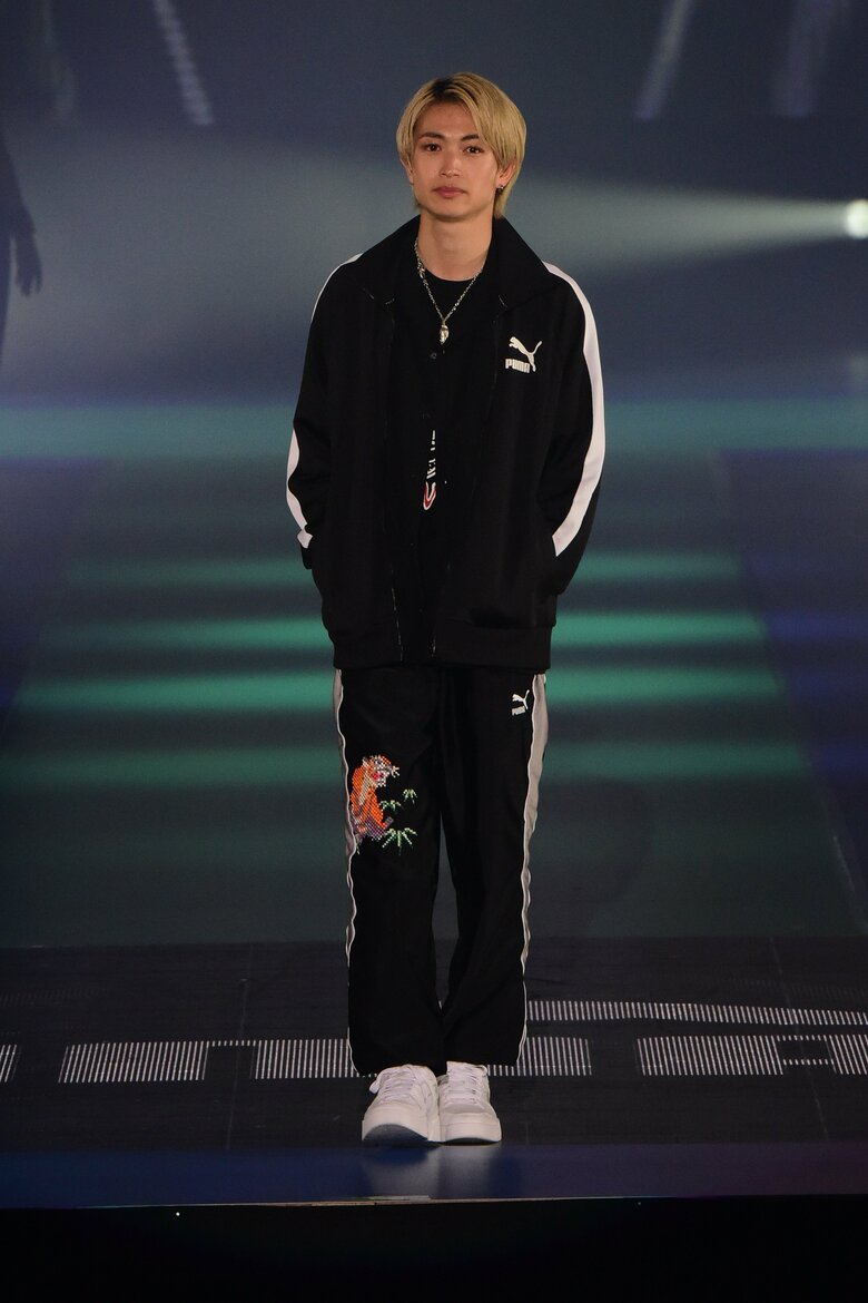 (c)Rakuten GirlsAward 2023 SPRING/SUMMER