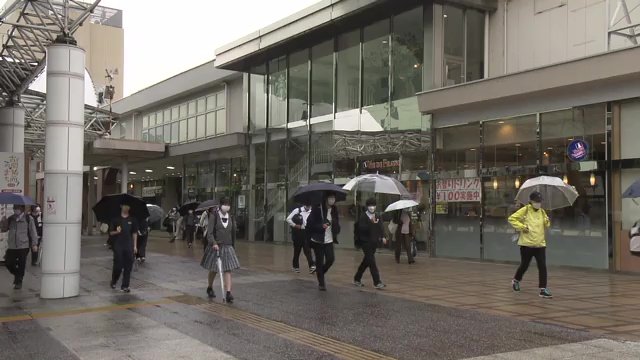 スマホの使用・髪型の指定…校則は学校ごとに様々