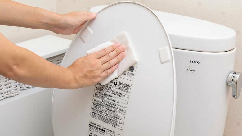 フタの裏側は汚れやすい所なので掃除を忘れずに！（提供：ライオン株式会社）