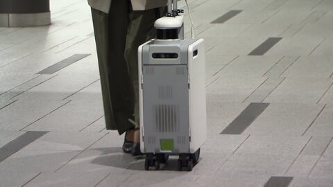 「AIスーツケース」公開　視覚障害者を「音声」で案内