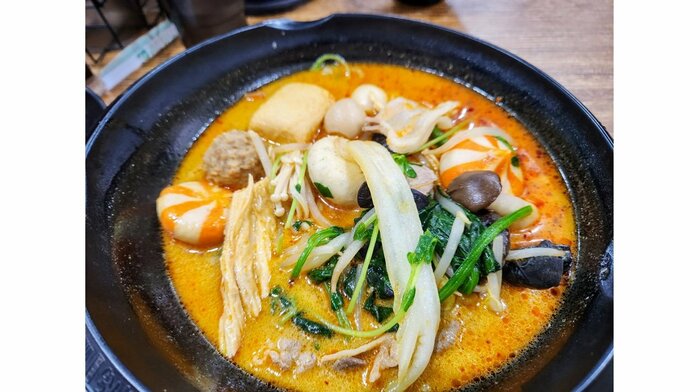 日本でじわじわとブームになっている麻辣湯（『中国の回鍋肉にキャベツは使わない』から抜粋）